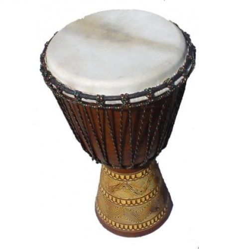 Drewniany bęben, instrument dźwiękowy rytmu perkusyjnego (Djembe) z rzeźbami
